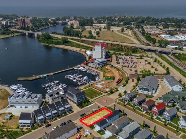 221 Cavelier Avenue, St. Joseph, MI 49085