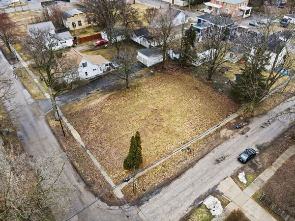 215 W Shepard Street, Hartford, MI 49057