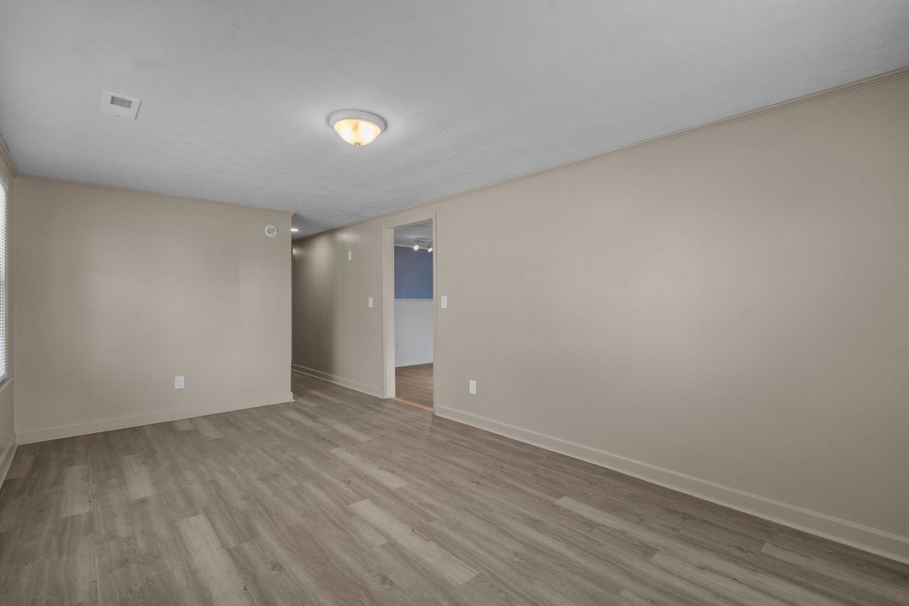 3886 Highway 905 Photo 10