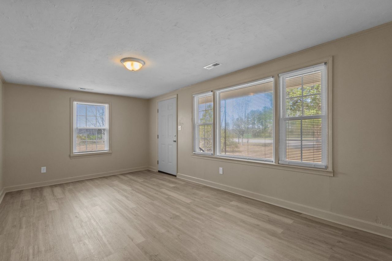 3886 Highway 905 Photo 11