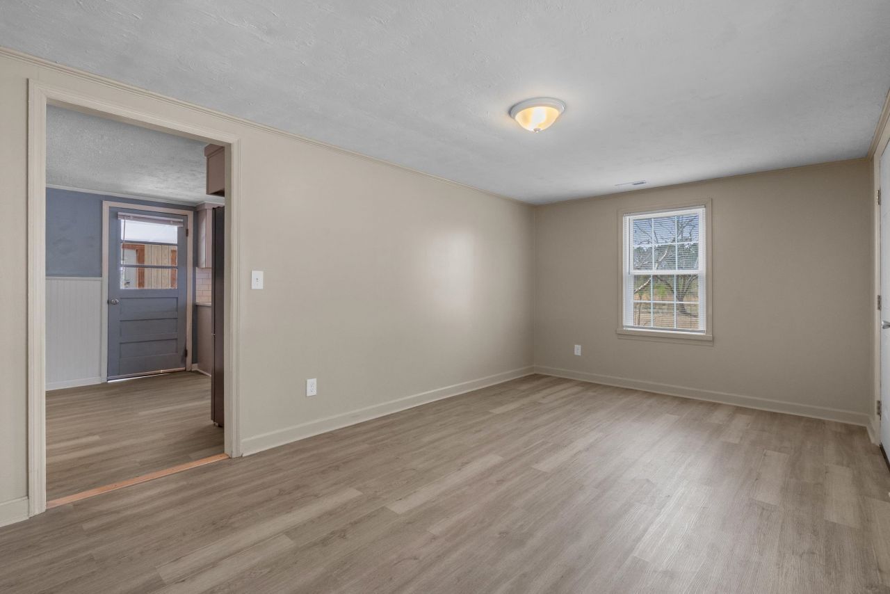 3886 Highway 905 Photo 12