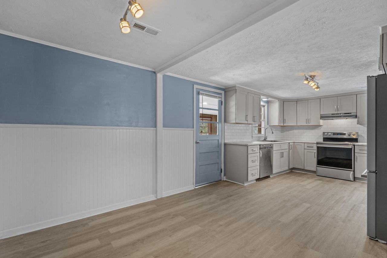 3886 Highway 905 Photo 16