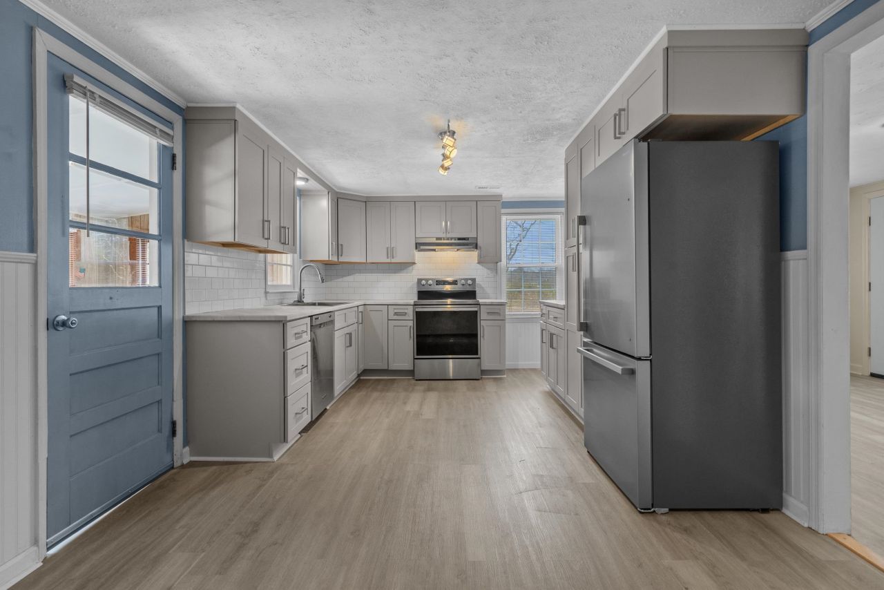 3886 Highway 905 Photo 17