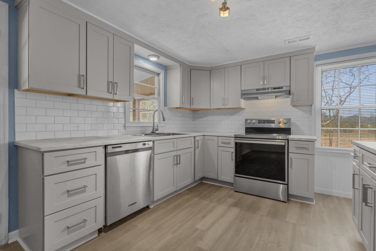 3886 Highway 905 Photo 18