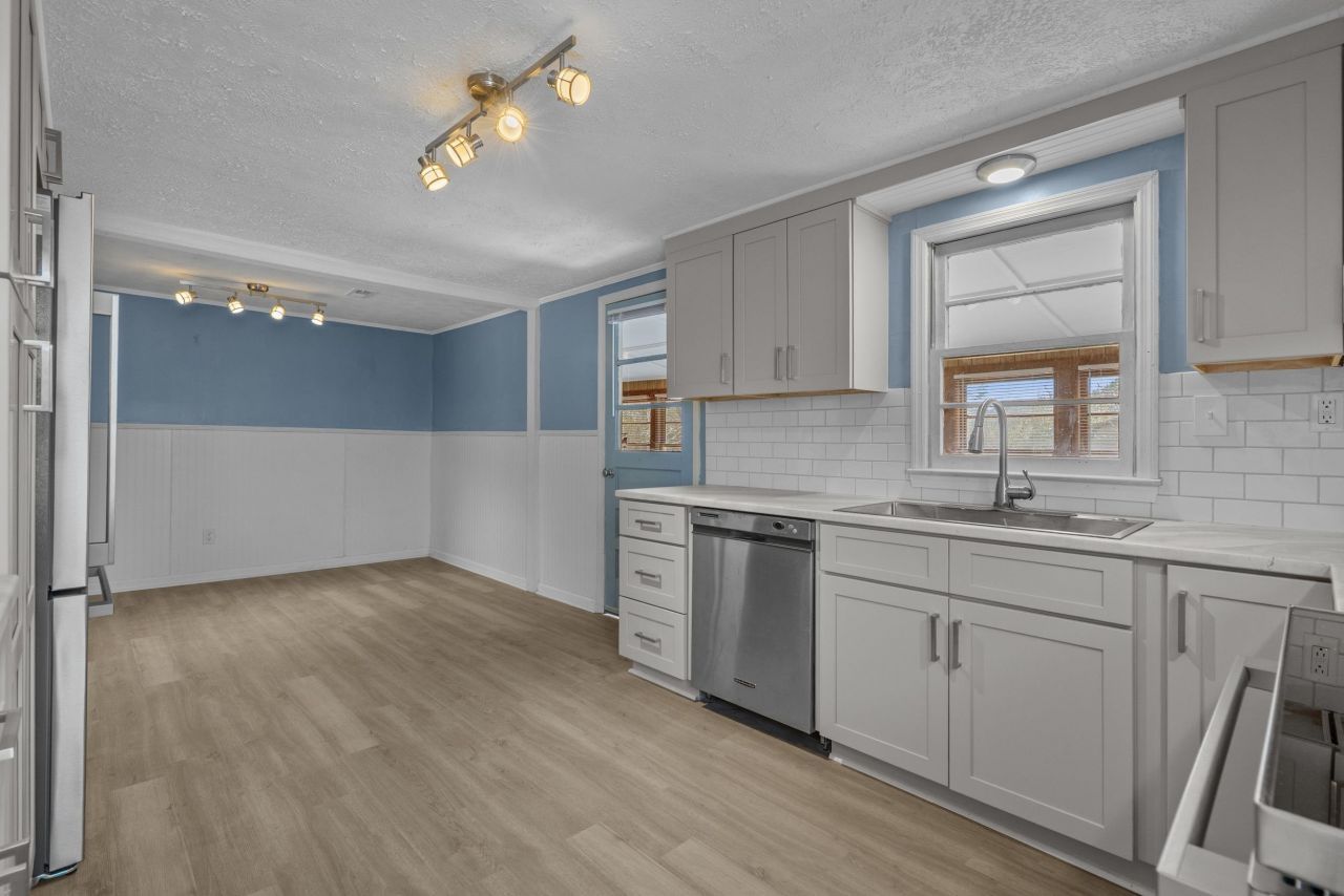 3886 Highway 905 Photo 22