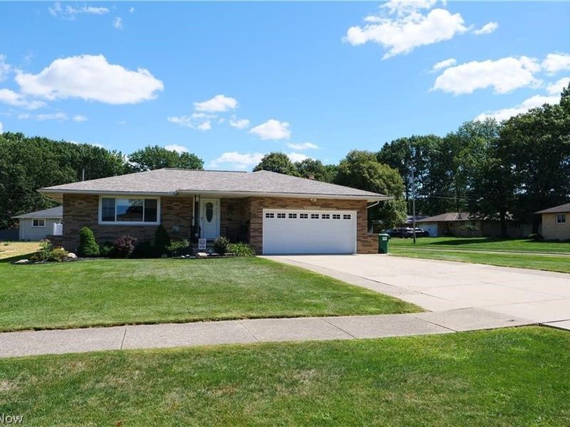 5981 Northview Drive, Seven Hills, OH 44131 Photo 1