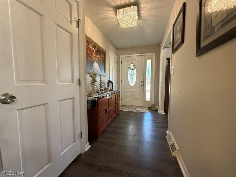 5981 Northview Drive, Seven Hills, OH 44131 Photo 10