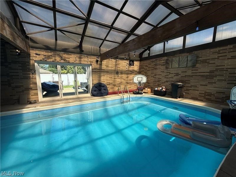 5981 Northview Drive, Seven Hills, OH 44131 Photo 3