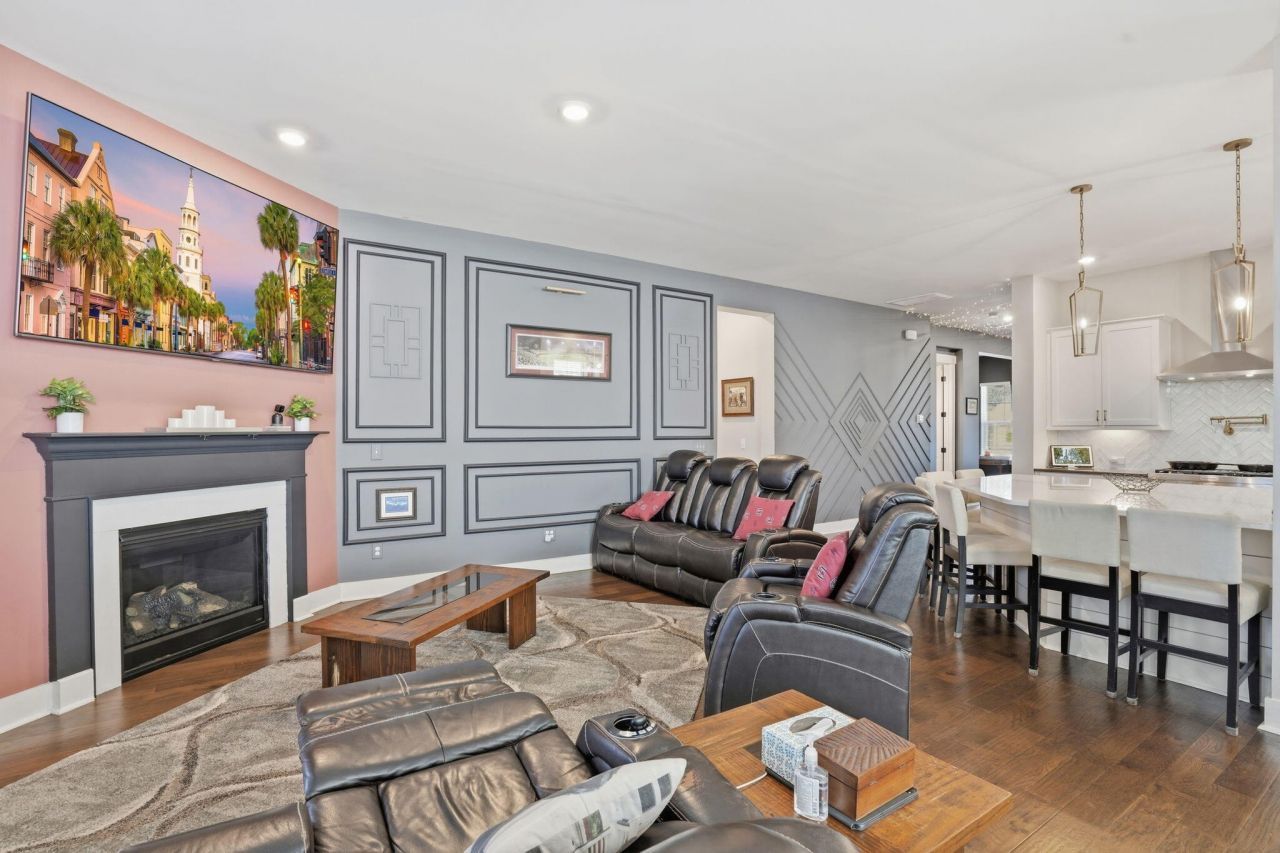 1055 Stonehenge Drive Photo 10