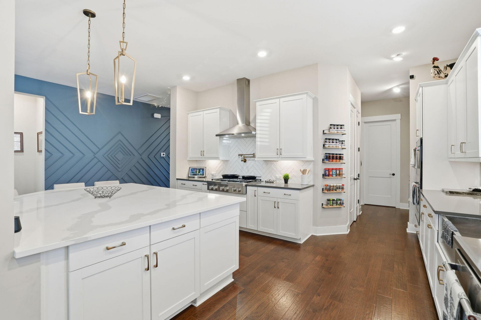1055 Stonehenge Drive Photo 11