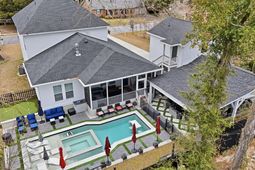 1055 Stonehenge Drive photo 4