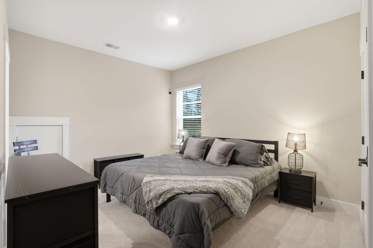 1055 Stonehenge Drive Photo 23