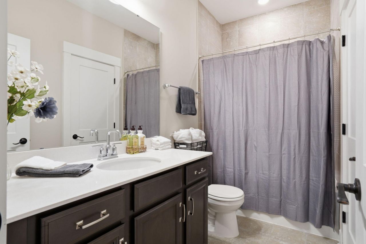 1055 Stonehenge Drive Photo 24