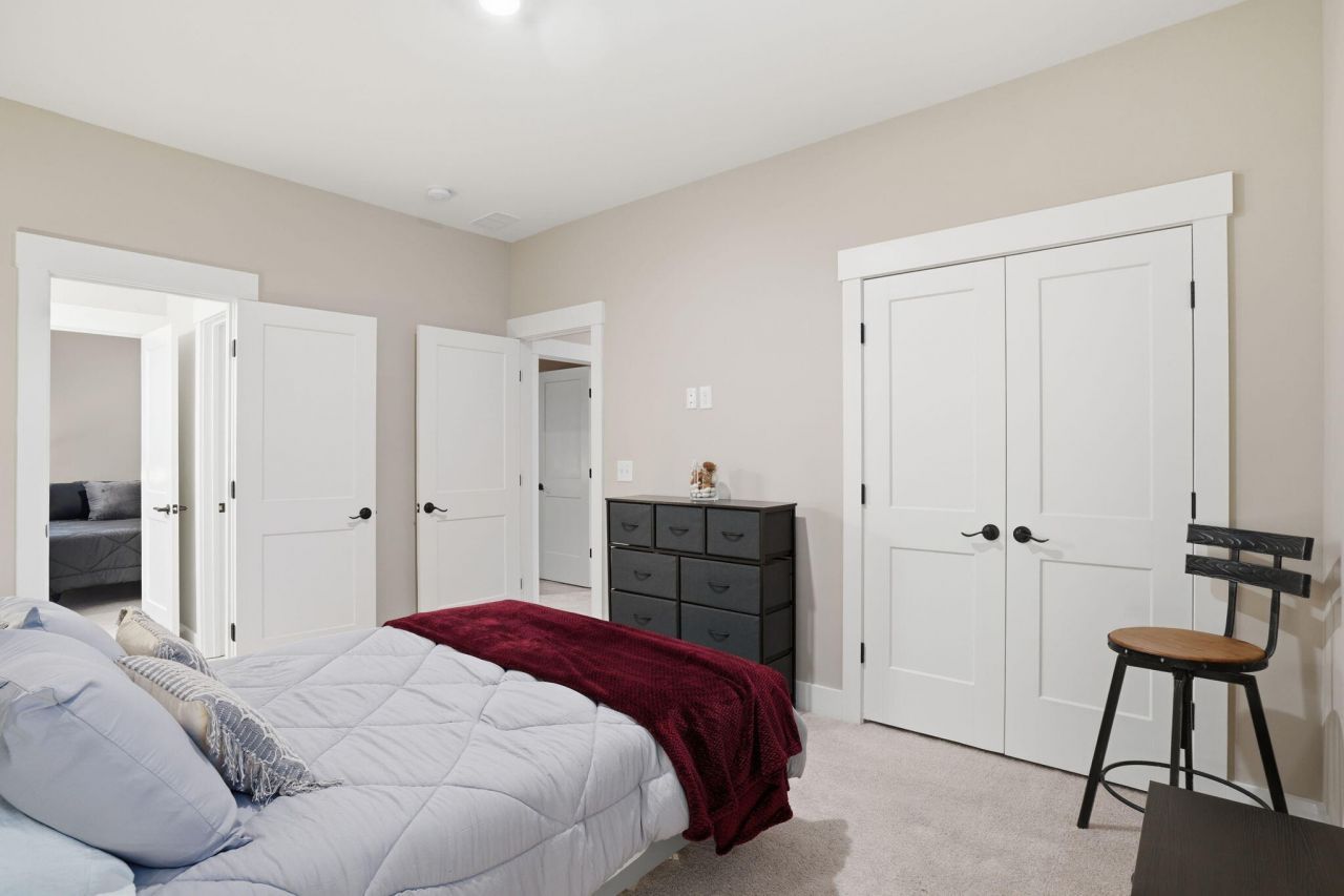 1055 Stonehenge Drive Photo 27