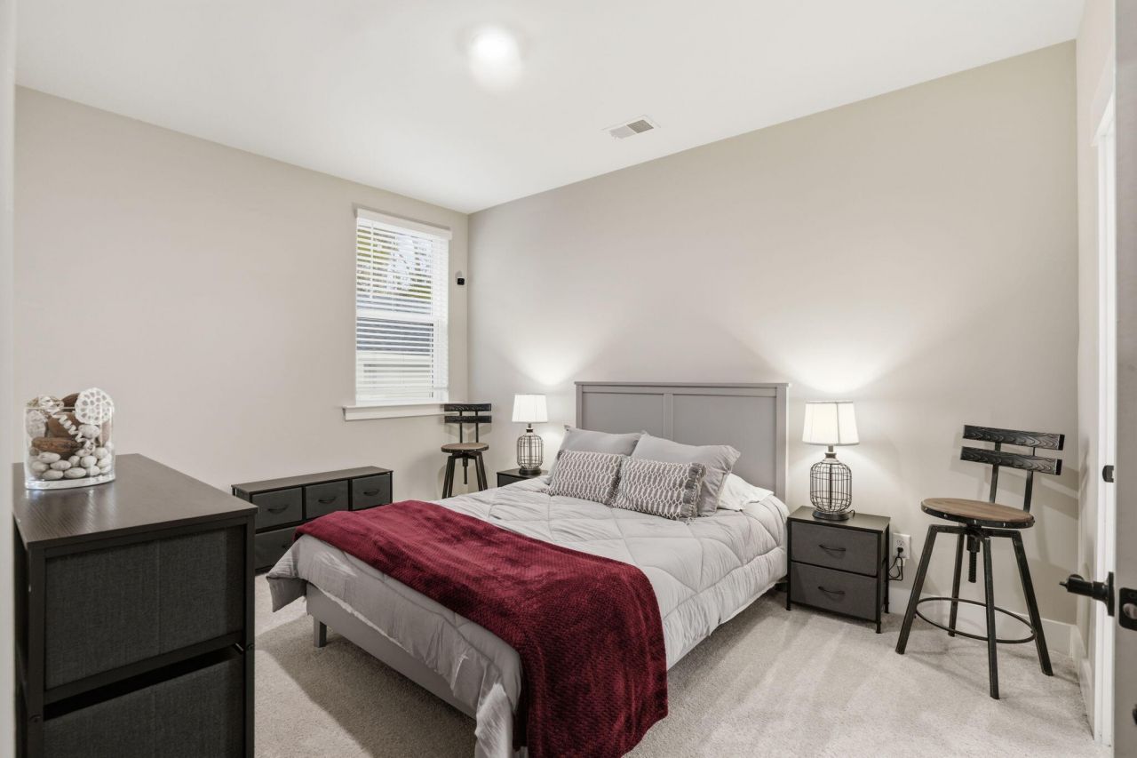 1055 Stonehenge Drive Photo 28