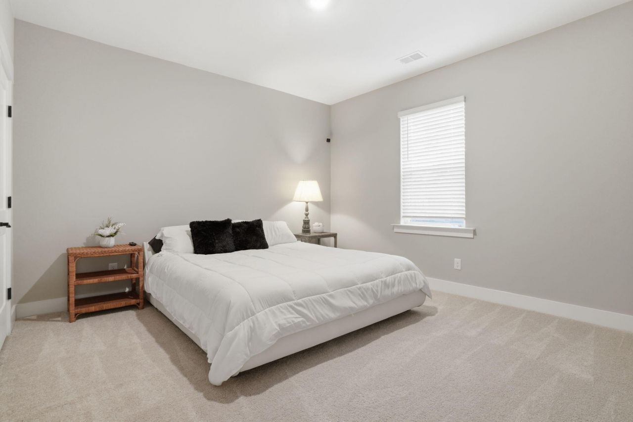 1055 Stonehenge Drive Photo 29