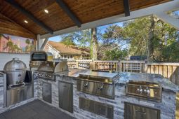 1055 Stonehenge Drive photo 4