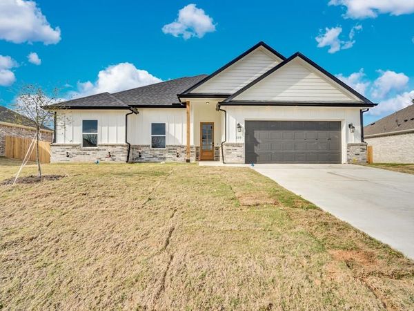 330 E Marshall Court, Palmer, TX 75152