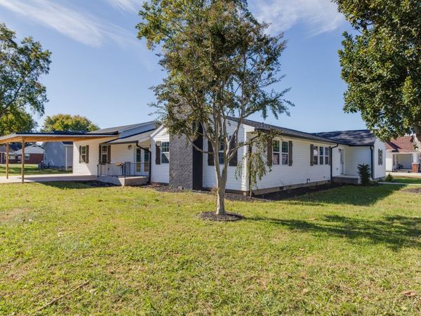 401 3rd Ave N, Decherd, TN 37324