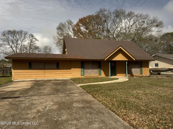 2707 Montclair Avenue, Pascagoula, MS 39567