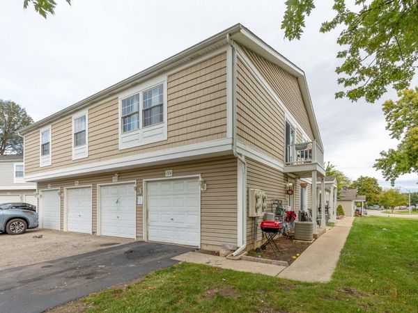 1324 Alpine Court, Unit 1324, Wheeling, IL 60090