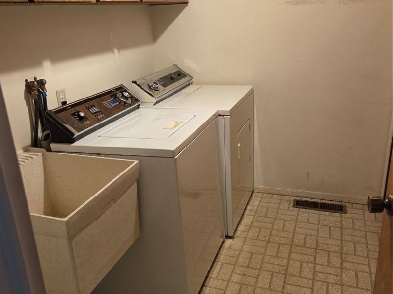 18259 Glencreek Lane, Strongsville, OH 44136 Photo 16