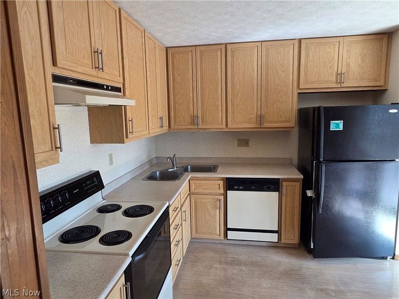 18259 Glencreek Lane, Strongsville, OH 44136 Photo 9