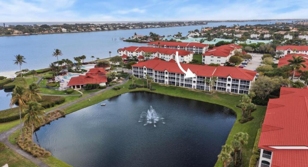 108 Half Moon Circle, Hypoluxo, FL 33462 Photo