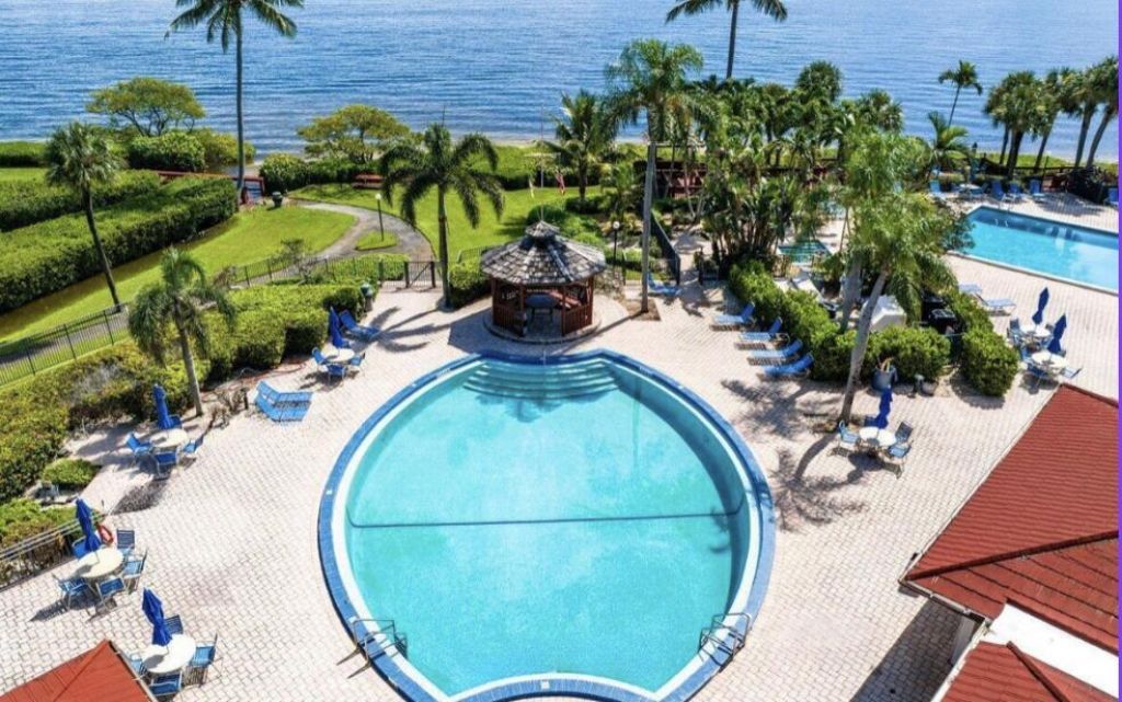 108 Half Moon Circle, Unit C3, Hypoluxo, FL 33462 Photo