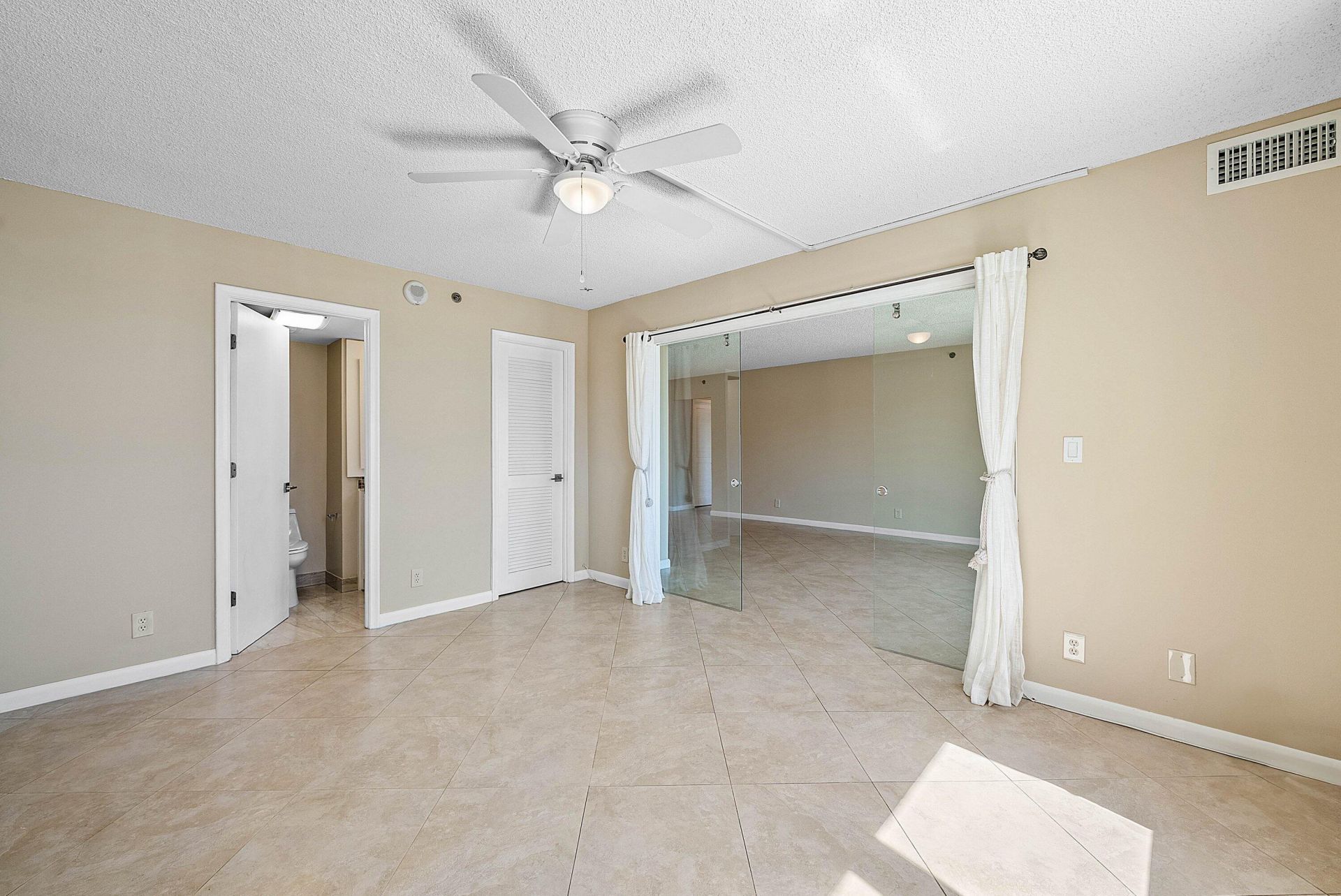 3301 S Ocean Boulevard, Unit 207, Highland Beach, FL 33487 Photo