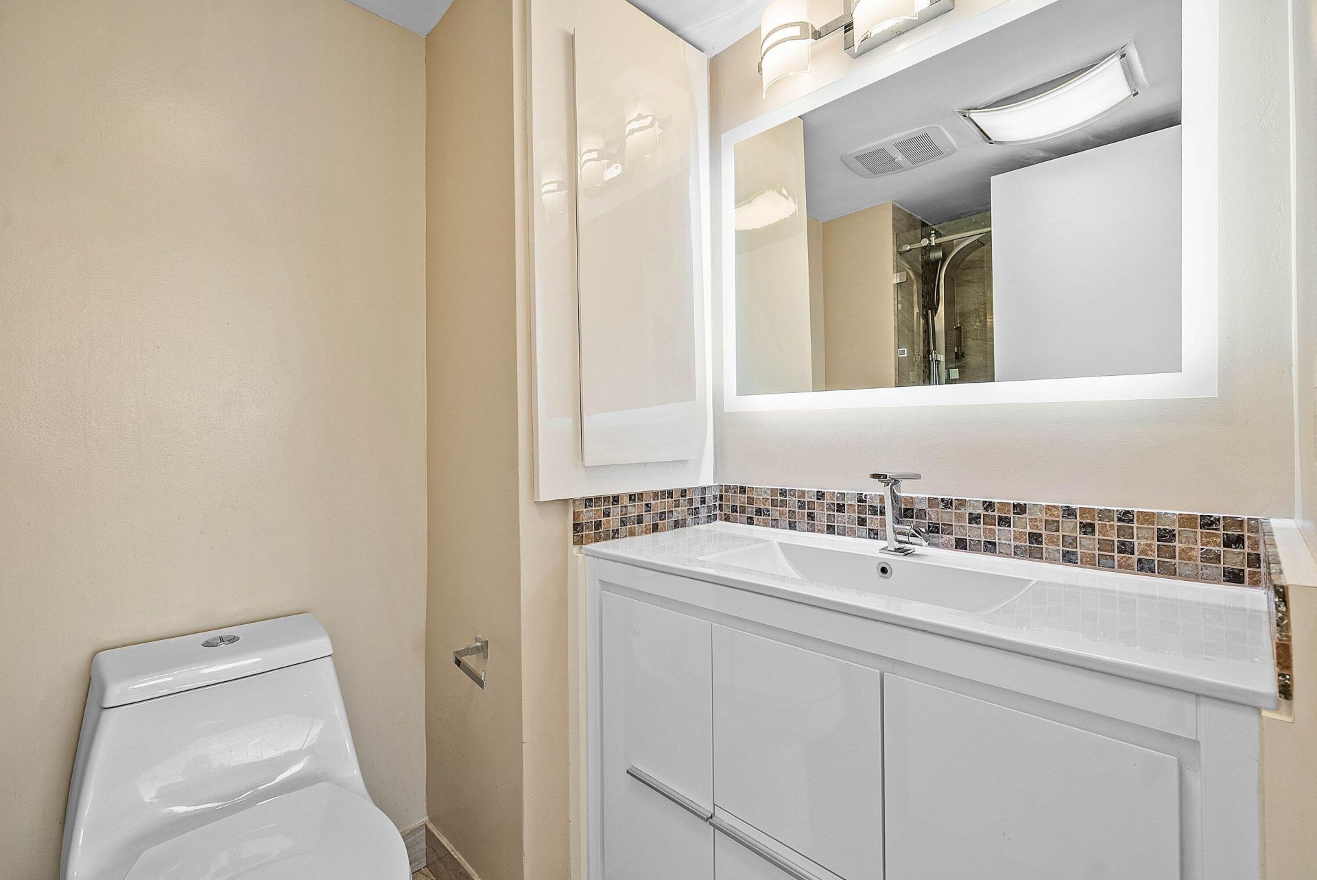 3301 S Ocean Boulevard, Unit 207, Highland Beach, FL 33487 Photo