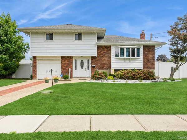 49 Eddie Avenue , North Babylon, NY 11703