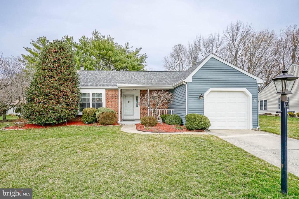 4 Knollwood Drive, Woodbury, NJ 08096 Main Photo