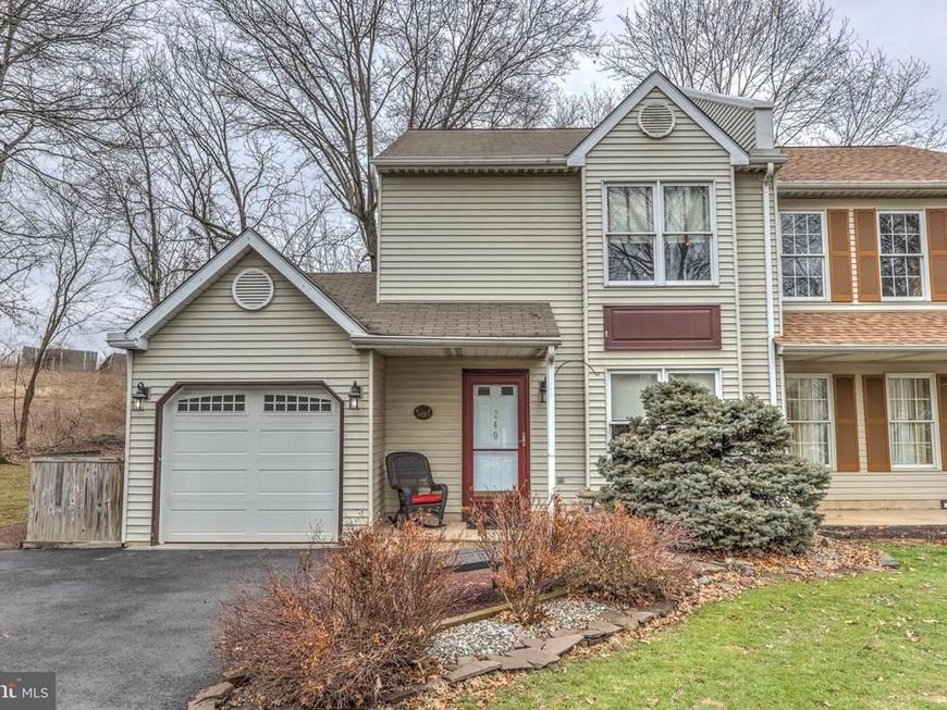 240 Green Valley Way, Chalfont, PA 18914 Main Photo