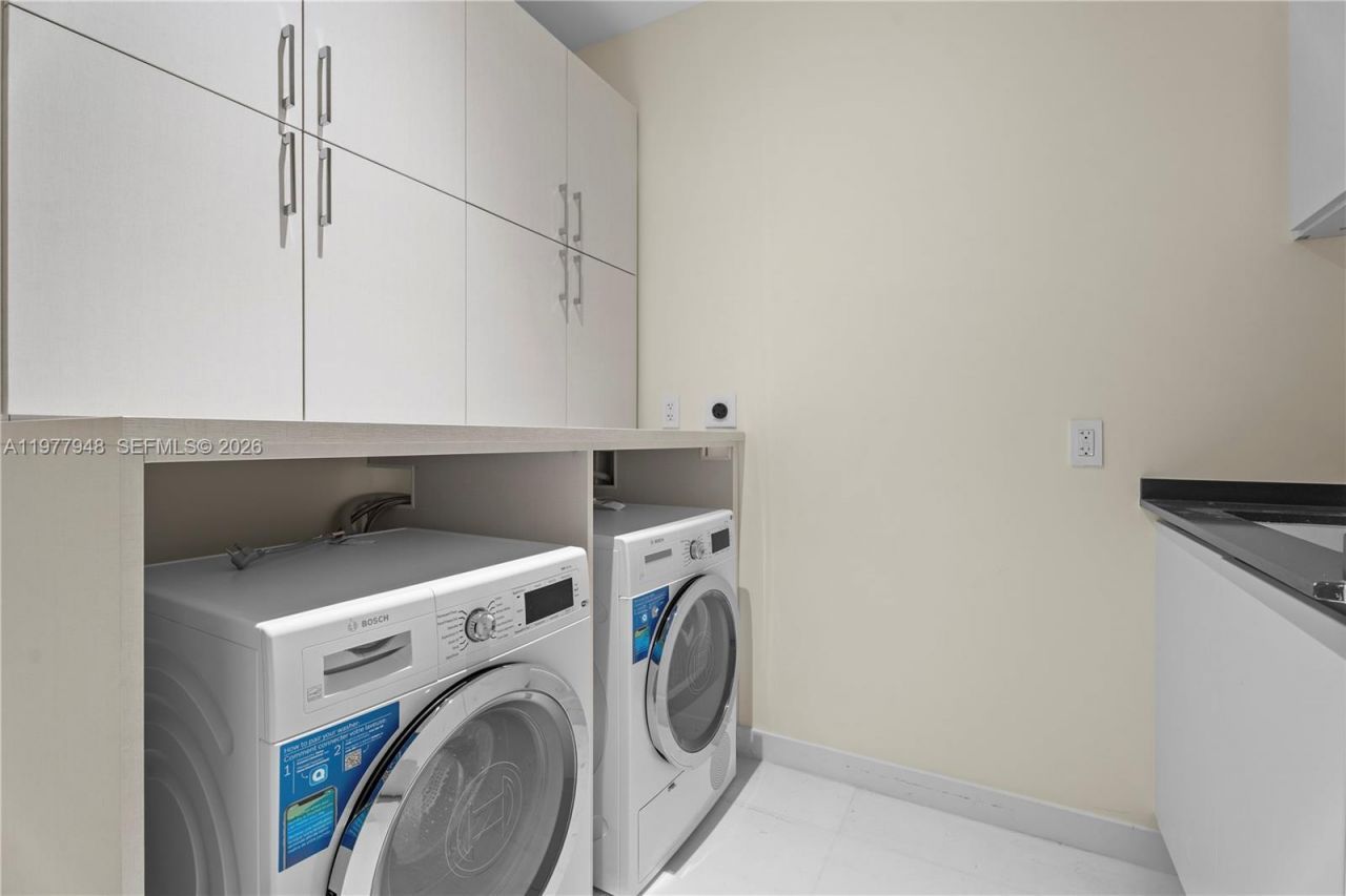 300 Biscayne Boulevard Way , Unit 4007W, Miami, FL 33131 Photo