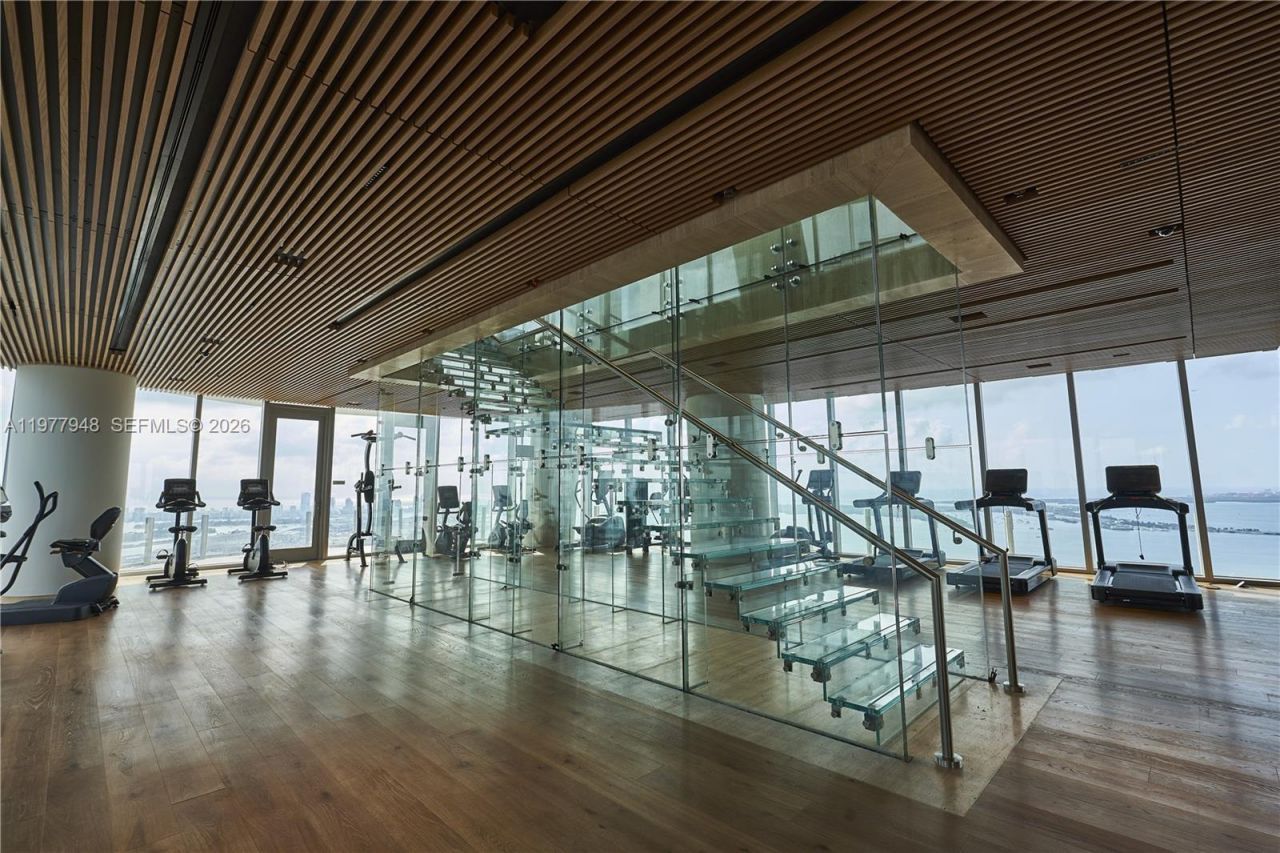 300 Biscayne Boulevard Way, Unit 4007W, Miami, FL 33131 Photo