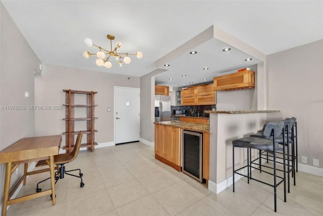 1000 West Ave , Unit 910, Miami Beach, FL 33139 Photo