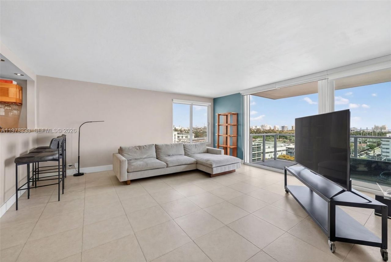 1000 West Ave , Unit 910, Miami Beach, FL 33139 Photo
