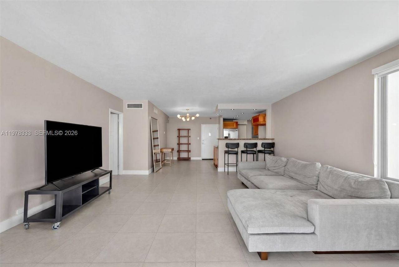 1000 West Ave , Unit 910, Miami Beach, FL 33139 Photo