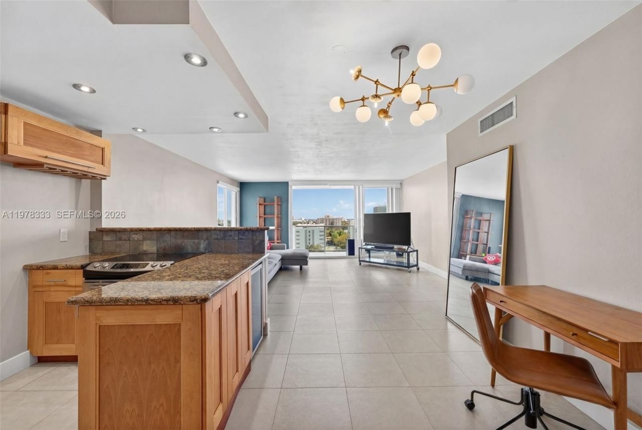 1000 West Ave , Unit 910, Miami Beach, FL 33139 Photo