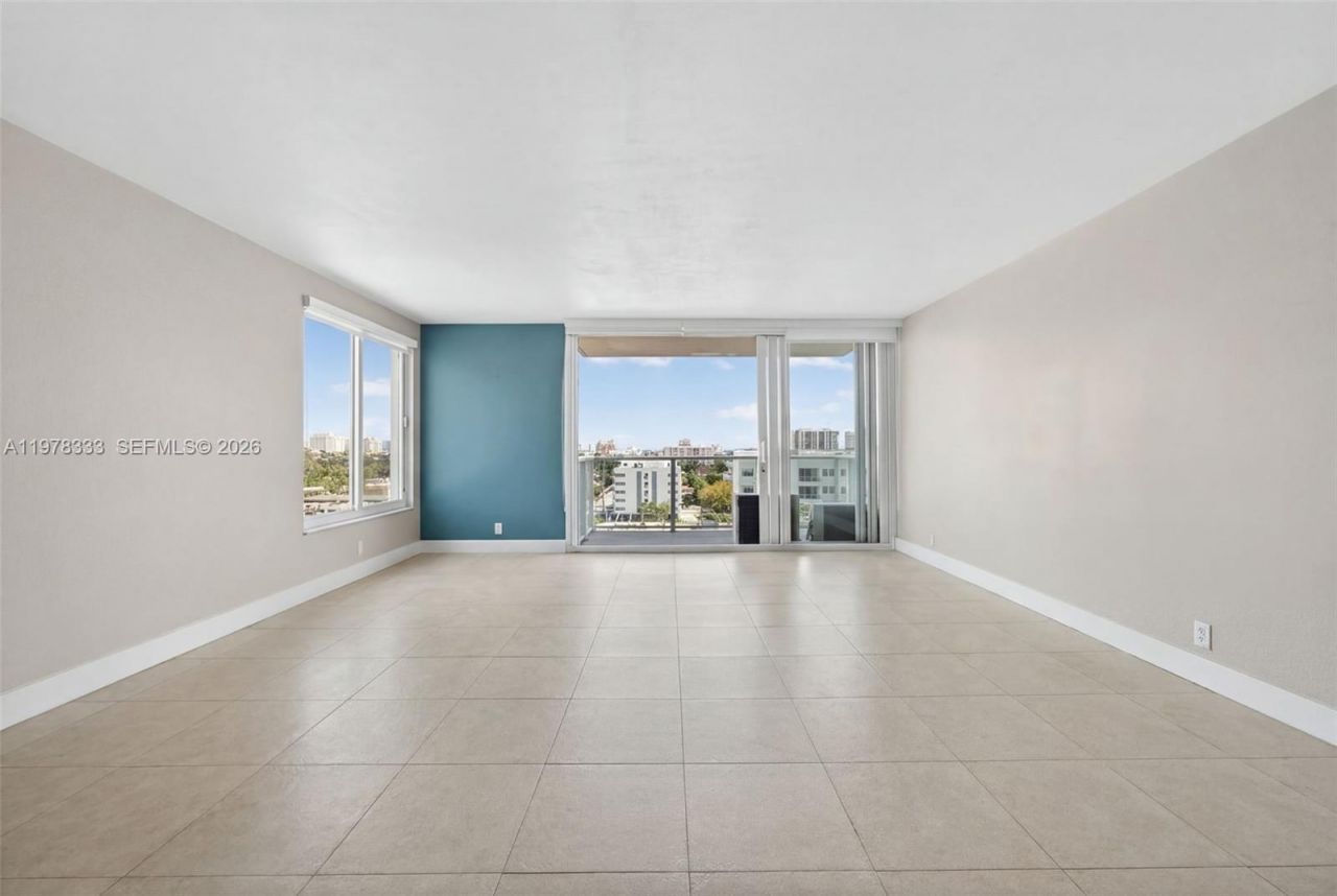 1000 West Ave , Unit 910, Miami Beach, FL 33139 Photo