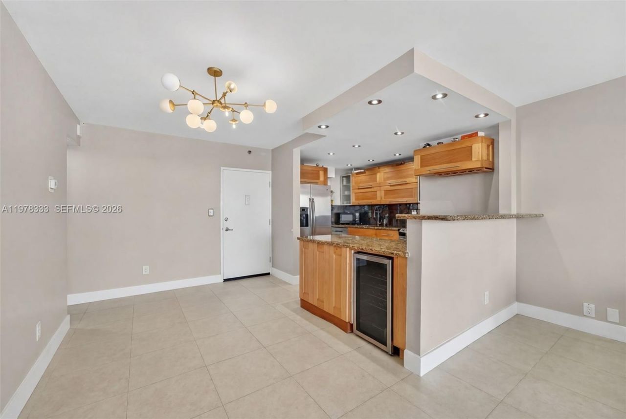 1000 West Ave , Unit 910, Miami Beach, FL 33139 Photo