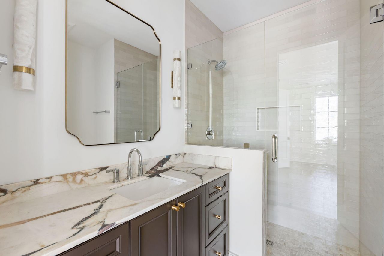 747 Hill Street Photo 24