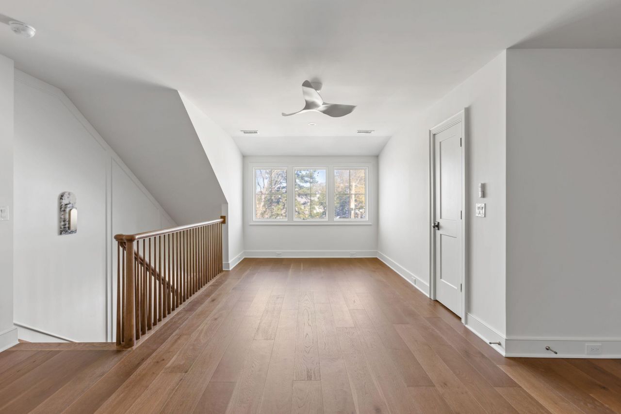 747 Hill Street Photo 28