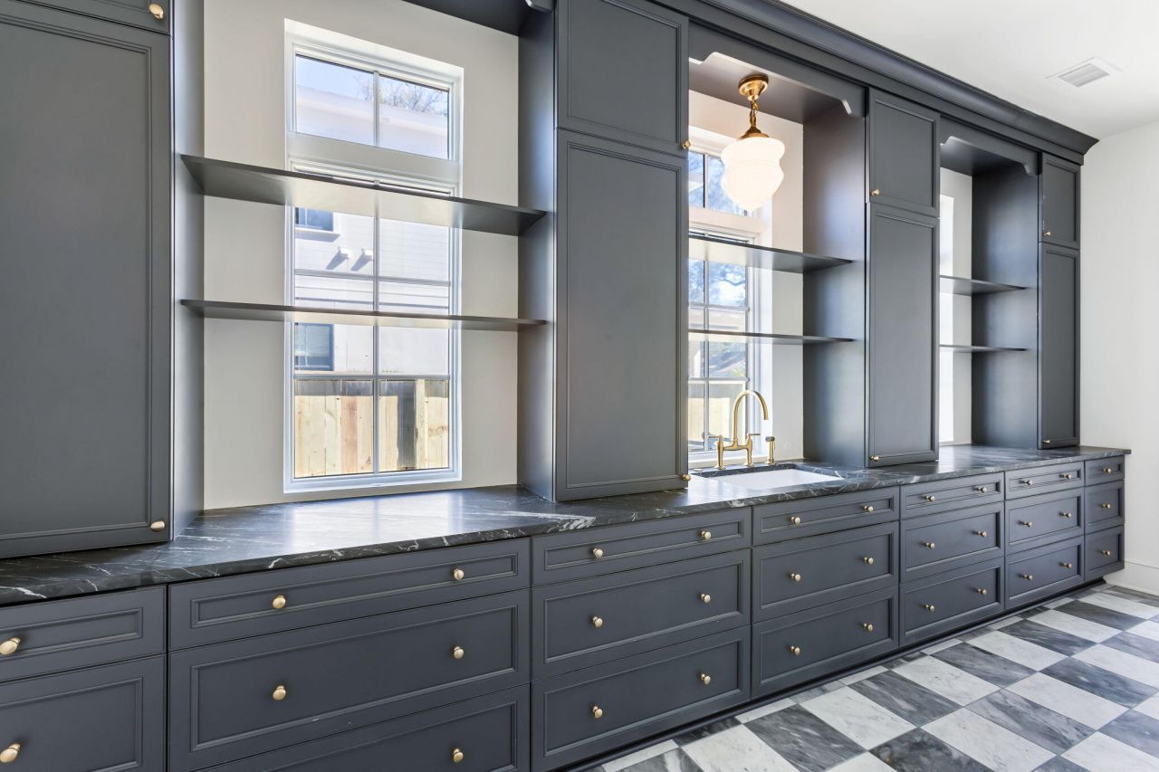 747 Hill Street Photo 7