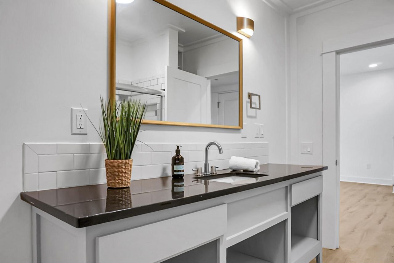 402 Sears Street Photo 29