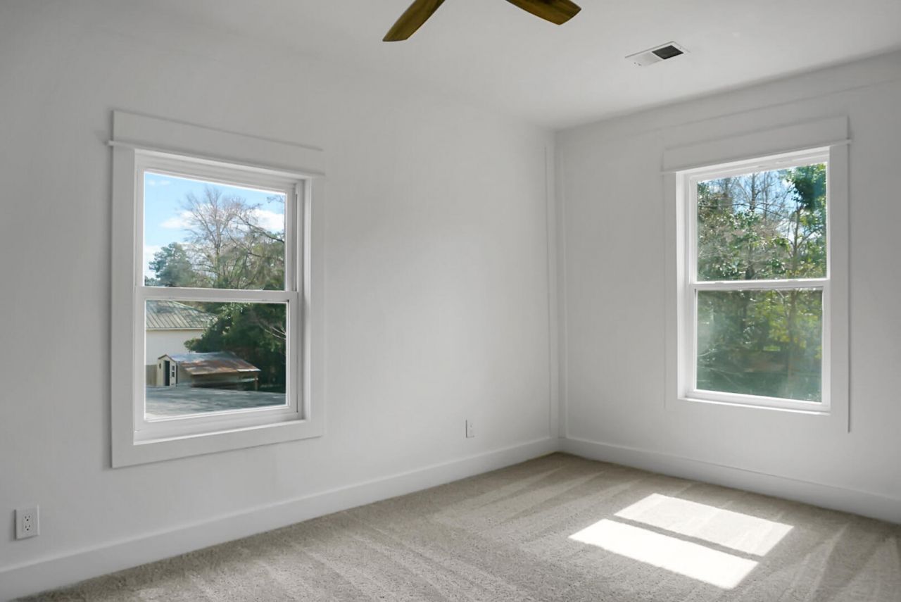 402 Sears Street Photo 37