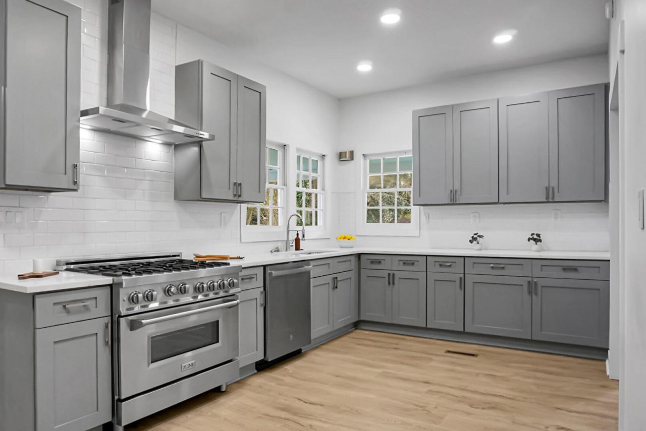 402 Sears Street Photo 9