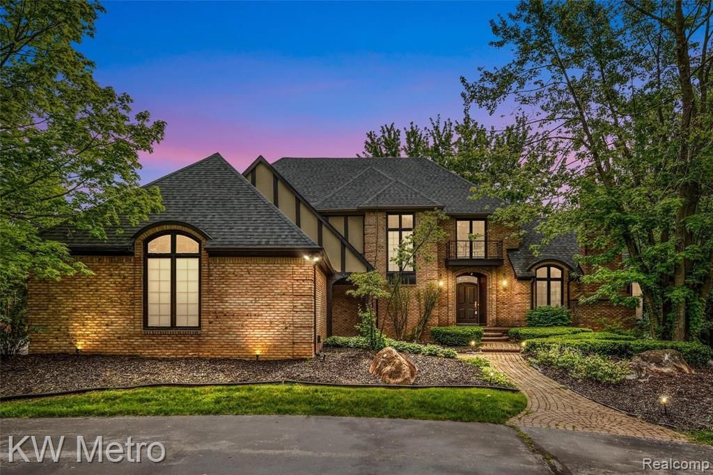 2863 Meadowood Lane, Bloomfield Township, MI 48302 Main Photo