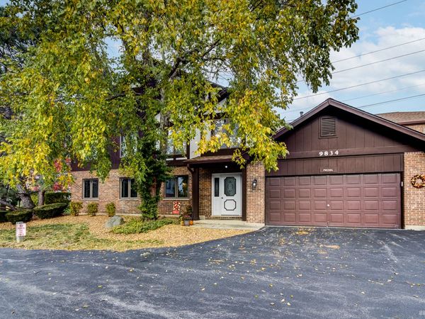 Unit E1, Palos Park, IL 60464